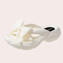 Damesschoenen*Abby - Elegante zomerse damesslippers met lint