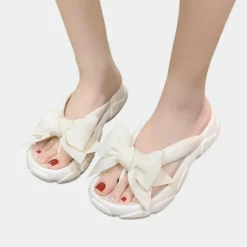 Damesschoenen*Abby - Elegante zomerse damesslippers met lint