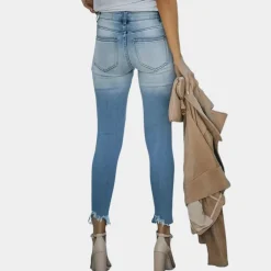 Broeken & Rokken Dames*Abolins - Gescheurde damesjeans met knopen voor de zomer Helderblauw