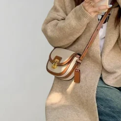 Tassen*Ailo - Zomerse crossbody tas met klep