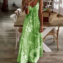 Jurken & Jumpsuits Dames*AINO - Zomerse Bloemenjurk met V-hals