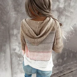 Truien & Vesten Dames*AVALYNN - Stijlvolle v-hals zomertrui