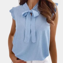 Blazers & Blouses Dames*Bella - Stijlvolle zomerblouse met strikkraag voor zonnige dagen