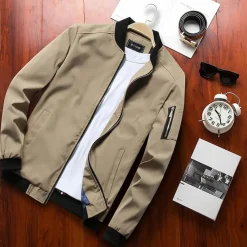 Jassen Heren*CRISTIAN - Stijlvolle en korte zomerjas voor heren, perfect voor de lente en zomer.