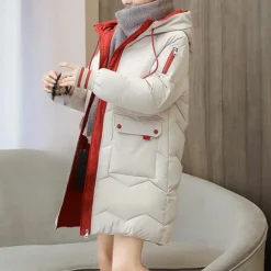 Jassen Dames*Cyra - Comfortabele en stijlvolle damesjas met capuchon