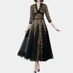 Jurken & Jumpsuits Dames*Eleanora - Elegante Kanten Zomerjurk met V-Hals Zwart