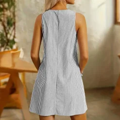 Jurken & Jumpsuits Dames*Eleonore - Vrouwelijke mouwloze gestreepte zomer mini jurk