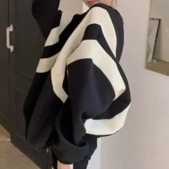 Topjes & Shirts Dames*ELIANY - Moderne Los Sweatshirt voor Dames - Zomerse Editie Zwart