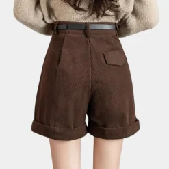 Broeken & Rokken Dames*Elmeena - Comfortabele corduroy damesshort voor de zomer