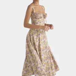 Jurken & Jumpsuits Dames*Emma - Zomerse gebloemde damesjurk met spaghettibandjes