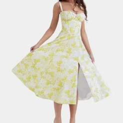 Jurken & Jumpsuits Dames*Emma - Zomerse gebloemde damesjurk met spaghettibandjes