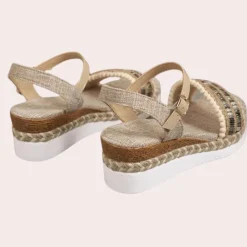 Damesschoenen*Gevlochten damessandalen met sleehak voor de zomer Veelkleurig