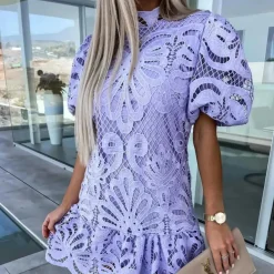 Jurken & Jumpsuits Dames*Gwenda - Elegante kanten zomerjurk met subtiele uitsnijdingen