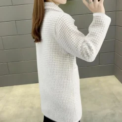 Truien & Vesten Dames*Karola - Stijlvolle Halflange Damesjas voor de Zomer