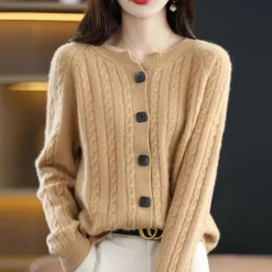 Truien & Vesten Dames*KATE - Luchtig wollen vest met knopen voor dames - Perfect voor de lente en zomer