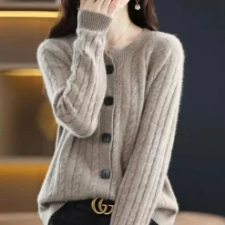 Truien & Vesten Dames*KATE - Luchtig wollen vest met knopen voor dames - Perfect voor de lente en zomer