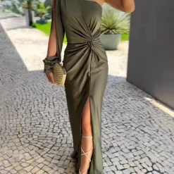 Jurken & Jumpsuits Dames*Kaylee - Luxueuze Lange Zomerjurk met Eén Schouder voor dames Legergroen