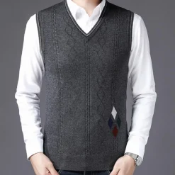 Truien & Vesten Heren*Kostas - Hippe heren trui vest met v-hals voor de zomer
