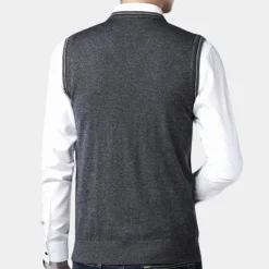 Truien & Vesten Heren*Kostas - Hippe heren trui vest met v-hals voor de zomer