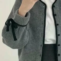 Truien & Vesten Dames*LAVANDA - Gebreid Damesvest met een Retro Twist voor de Zomer