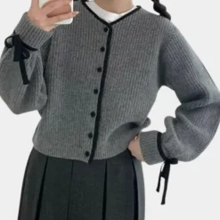 Truien & Vesten Dames*LAVANDA - Gebreid Damesvest met een Retro Twist voor de Zomer