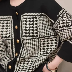 Truien & Vesten Dames*LAVINA - Stijlvolle Zomerse Trui voor Dames Zwart