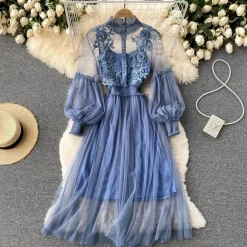 Jurken & Jumpsuits Dames*Leticia - Stijlvolle Zomer Bloemenjurk met Opstaande Kraag en Lantaarnmouwen