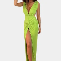 Jurken & Jumpsuits Dames*Magdalena - Stijlvolle damesjurk met diepe v-hals voor de zomer