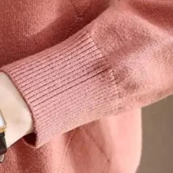 Truien & Vesten Dames*Malina - Tijdloze dames trui met eenvoudige elegantie voor de zomer Roze