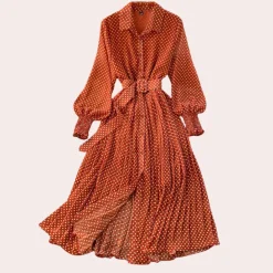 Jurken & Jumpsuits Dames*Nana - Zomerse Maxi-jurk met Stippen en Geplooide Details