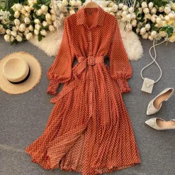 Jurken & Jumpsuits Dames*Nana - Zomerse Maxi-jurk met Stippen en Geplooide Details