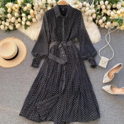 Jurken & Jumpsuits Dames*Nana - Zomerse Maxi-jurk met Stippen en Geplooide Details