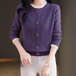 Truien & Vesten Dames*Nevena - Stijlvolle dames zomertrui met elegante knopen