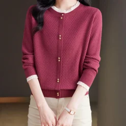 Truien & Vesten Dames*Nevena - Stijlvolle dames zomertrui met elegante knopen