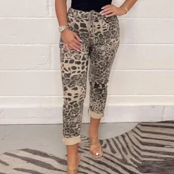 Broeken & Rokken Dames*Penelope - Damesbroek in Luxe Camouflage met Optimaal Comfort voor de Zomer