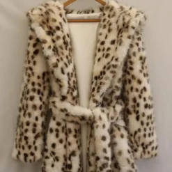 Jassen Dames*REBECCA - Comfortabele Fluffy Mantel met Kap voor Dames Bruin