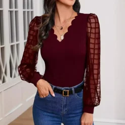 Topjes & Shirts Dames*Ronja - Elegante zomertop met V-hals en schulprandjes