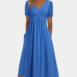 Jurken & Jumpsuits Dames*Selby - Elegante dames zomerjurk met v-hals voor zonnige dagen