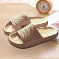 Damesschoenen*Senta - Stijlvolle zomerse pantoffels voor dames