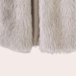 Jassen Dames*TARA - Stijlvolle Winterjas van Pluche voor Dames Beige