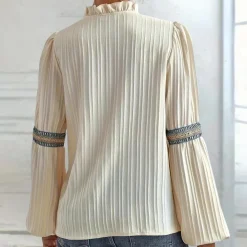 Blazers & Blouses Dames*Teodora - Luxe Dames V-hals Zomerblouse met Ruches Wit