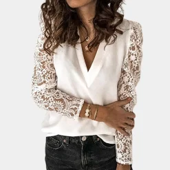 Blazers & Blouses Dames*Trendy damesblouse met v-hals voor de zomer