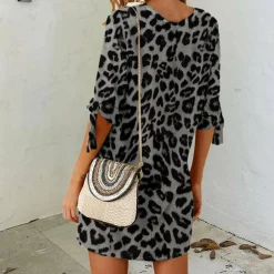 Jurken & Jumpsuits Dames*TUIJA - Zomerse mini jurk met ronde hals