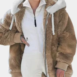 Jassen Dames*Warme damesjas met capuchon